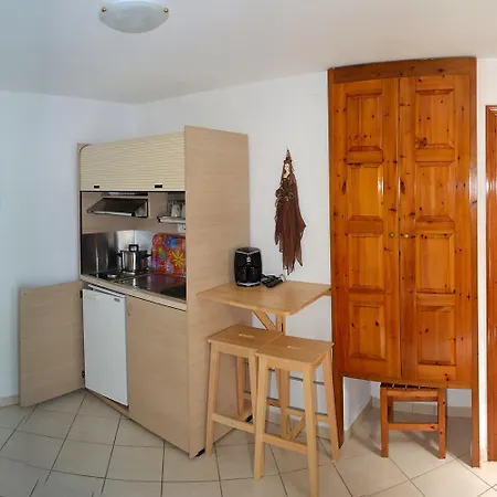 Guest house Molos