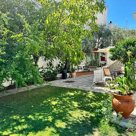 Guest house Molos