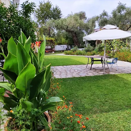 Guest house Molos *