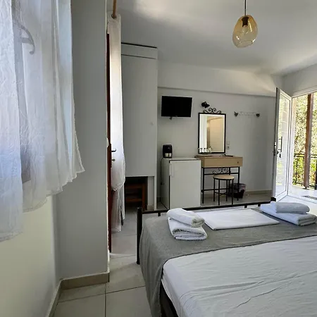 Molos Guest house *