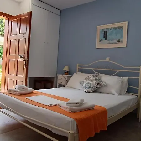 Guest house Molos *